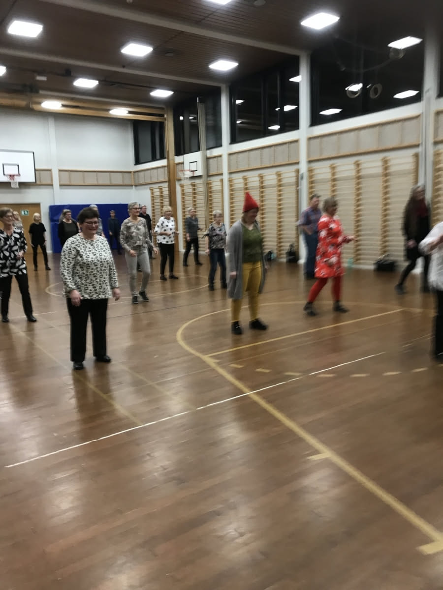 Jul-Footloose-dec20182.jpg